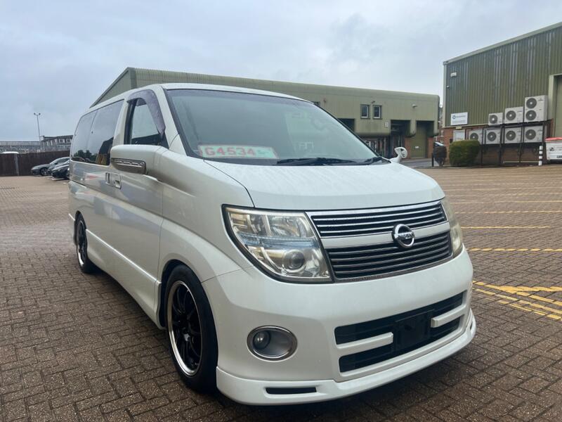 NISSAN ELGRAND