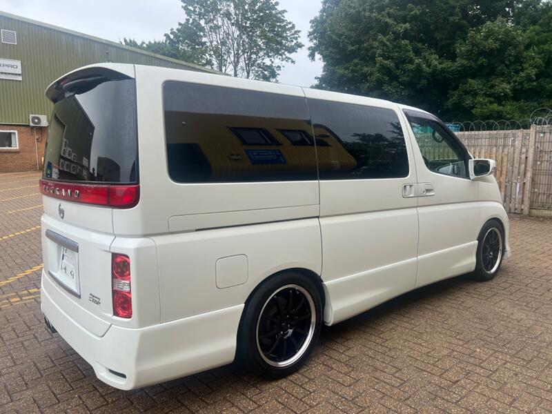 NISSAN ELGRAND