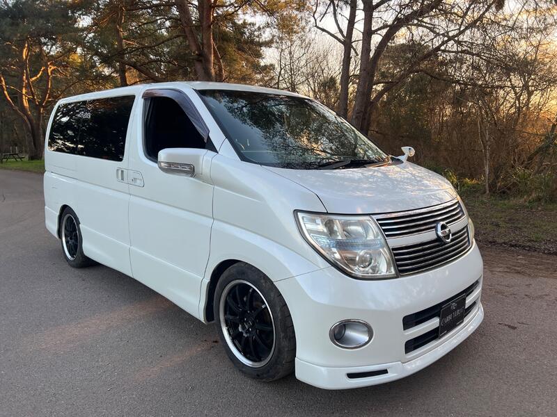 NISSAN ELGRAND HIGHWAY STAR 250 S