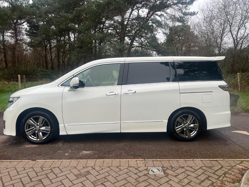 NISSAN ELGRAND