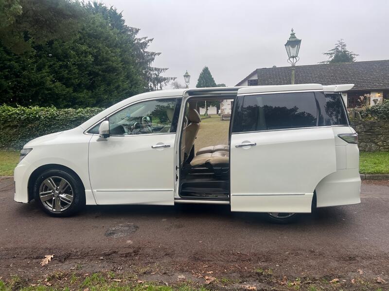 NISSAN ELGRAND